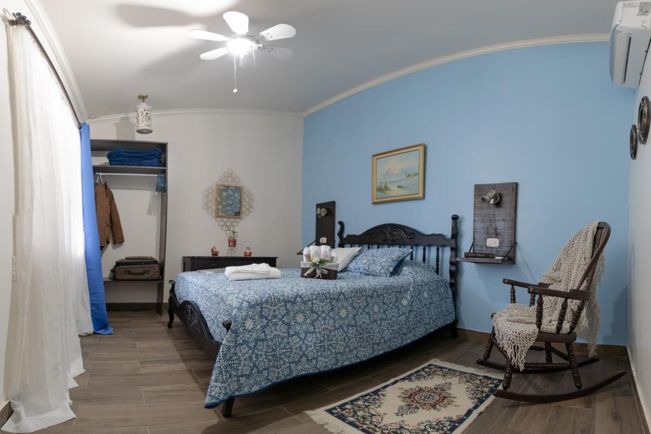 Alice Y Juancito Boutique Hotel 阿拉胡埃拉 外观 照片