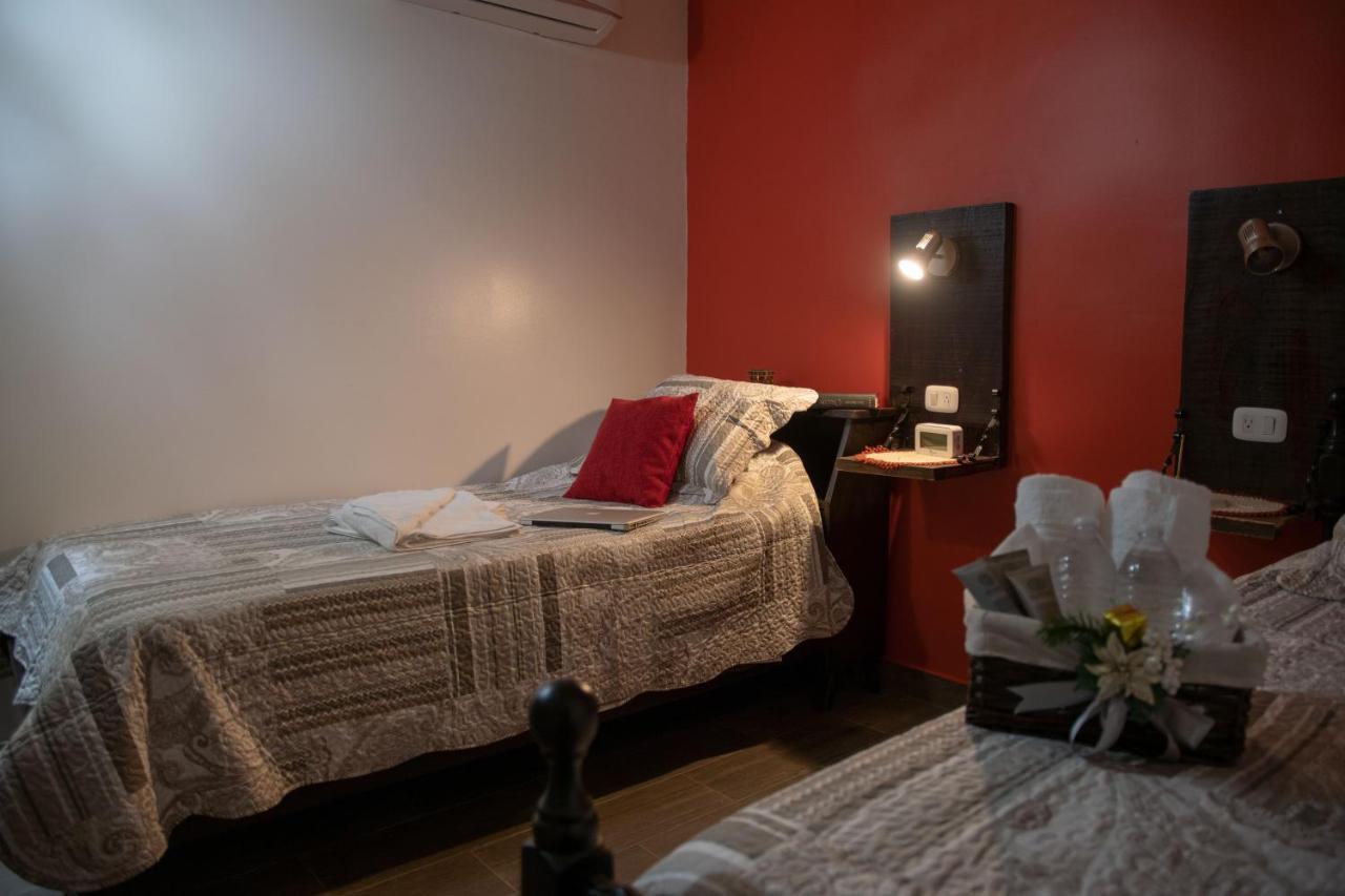 Alice Y Juancito Boutique Hotel 阿拉胡埃拉 外观 照片