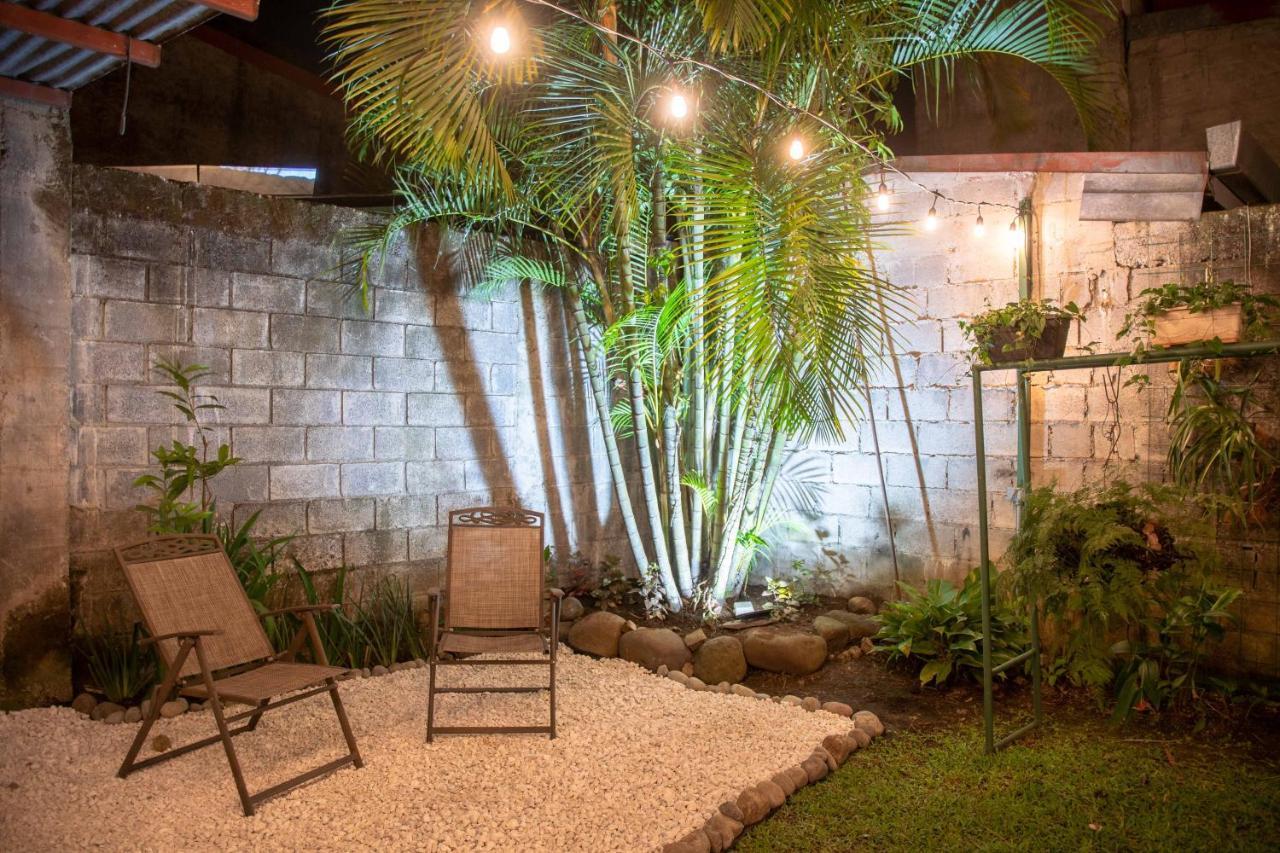 Alice Y Juancito Boutique Hotel 阿拉胡埃拉 外观 照片