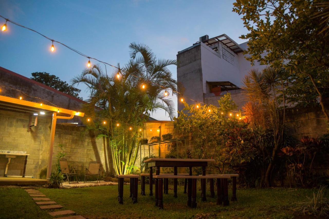 Alice Y Juancito Boutique Hotel 阿拉胡埃拉 外观 照片