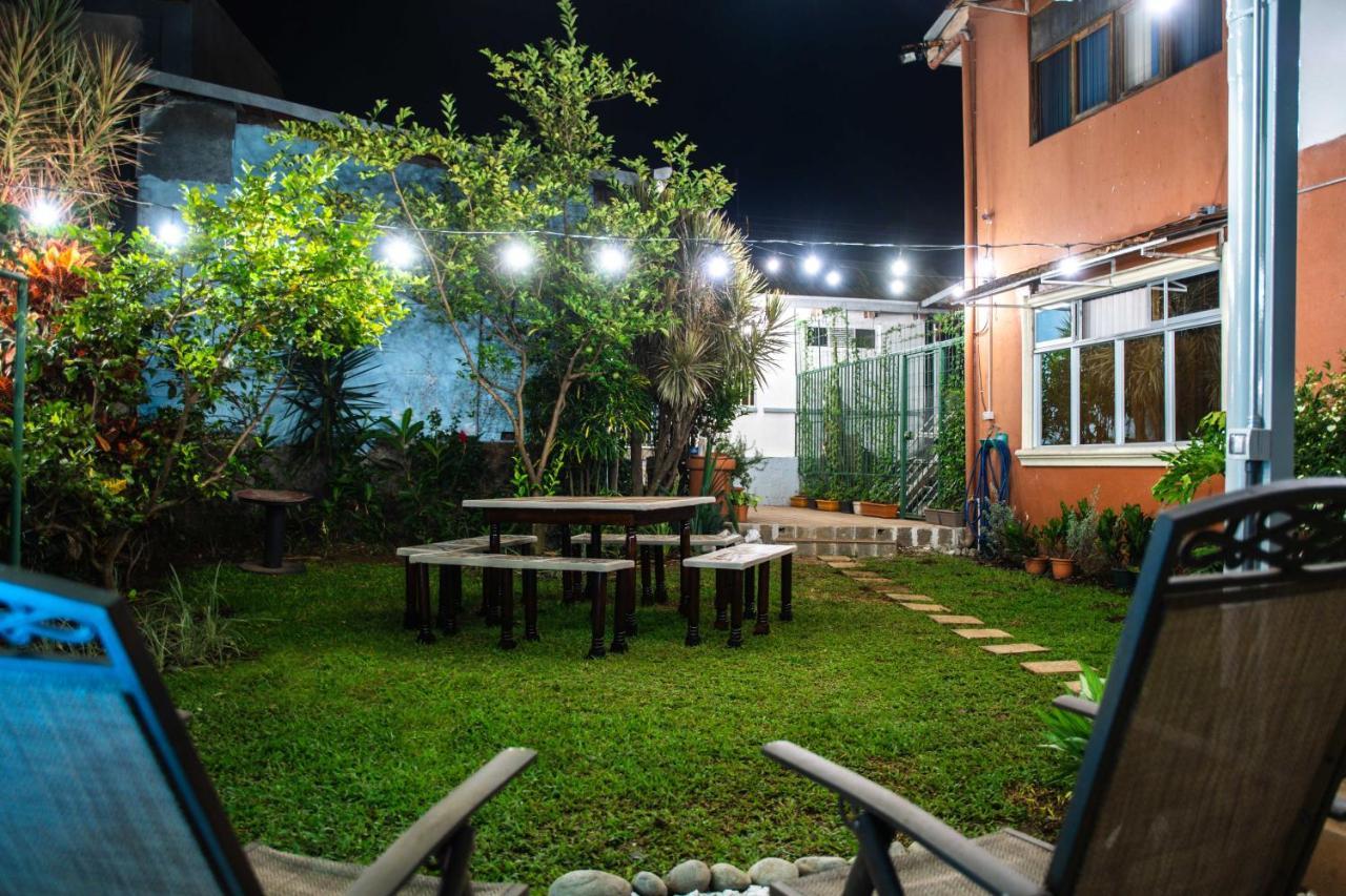 Alice Y Juancito Boutique Hotel 阿拉胡埃拉 外观 照片