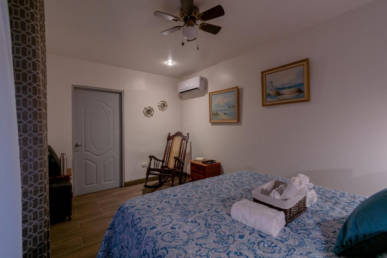 Alice Y Juancito Boutique Hotel 阿拉胡埃拉 外观 照片